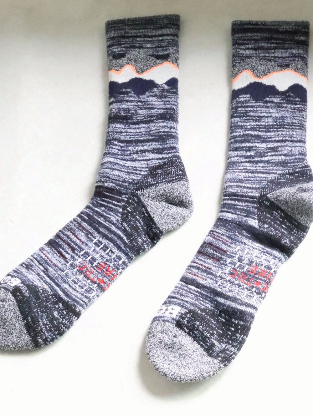 Bombas Men Hiking Crew Socks Mountain Performance Size L
